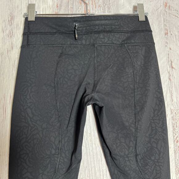 Lululemon Run Inspire Crop II Soul Cycle Legging SIZE 4 Black Camo Luxtreme - Picture 8 of 10